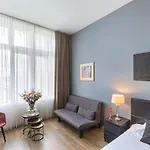 Boutique Chariot - Amsterdam Schiphol Airport Hotel Aalsmeer