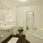 Boutique Chariot - Amsterdam Schiphol Airport 4*