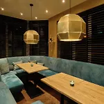 Chariot Hotel