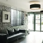 Hotel Boutique Chariot - Amsterdam Schiphol Airport