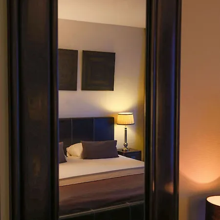 Boutique Chariot - Amsterdam Schiphol Airport 4*