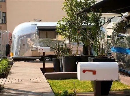 Boutique Chariot - Amsterdam Schiphol Airport