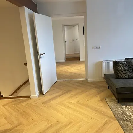 호텔 Boutique Chariot - Amsterdam Schiphol Airport 4*