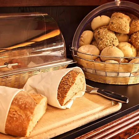 Boutique Chariot - Amsterdam Schiphol Airport 호텔 4*