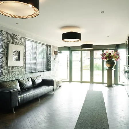 Boutique Chariot - Amsterdam Schiphol Airport 4*