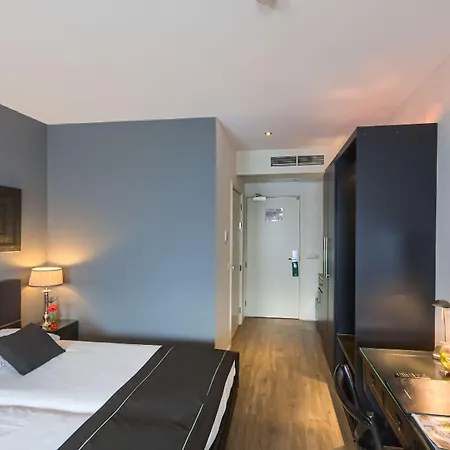 Boutique Chariot - Amsterdam Schiphol Airport 호텔 알스메르