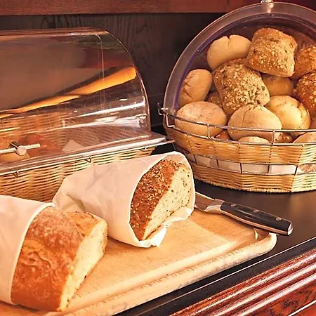 Boutique Chariot - Amsterdam Schiphol Airport 4*