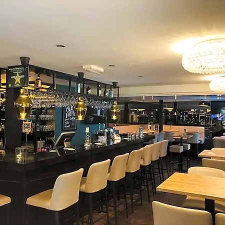 מלון Boutique Chariot - Amsterdam Schiphol Airport 4*