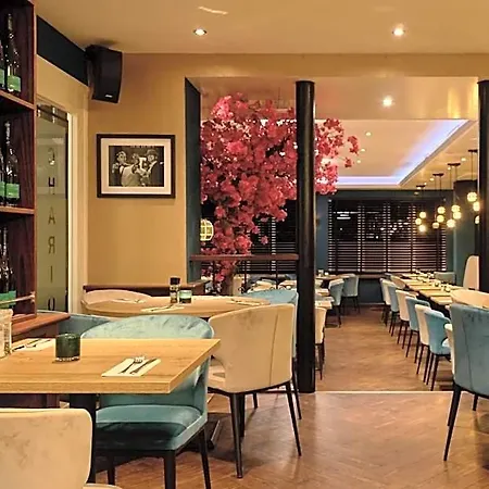 Hotel Boutique Chariot - Amsterdam Schiphol Airport 4*