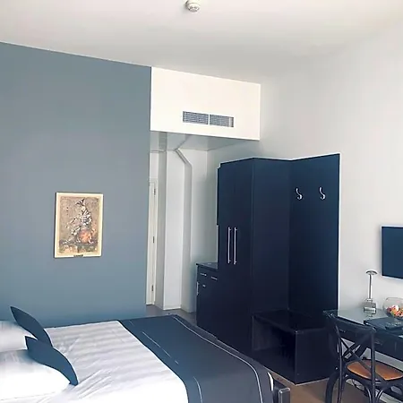 מלון Boutique Chariot - Amsterdam Schiphol Airport 4*