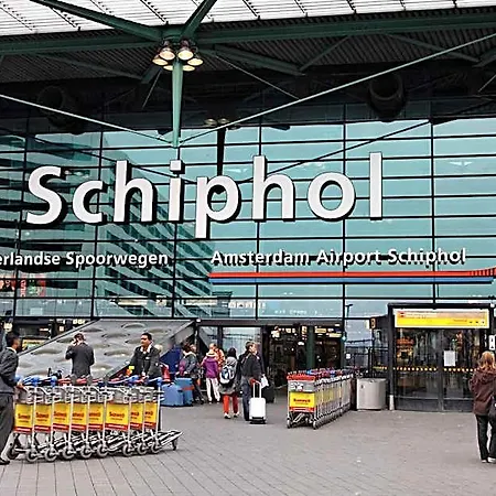 Boutique Chariot - Amsterdam Schiphol Airport Hotel