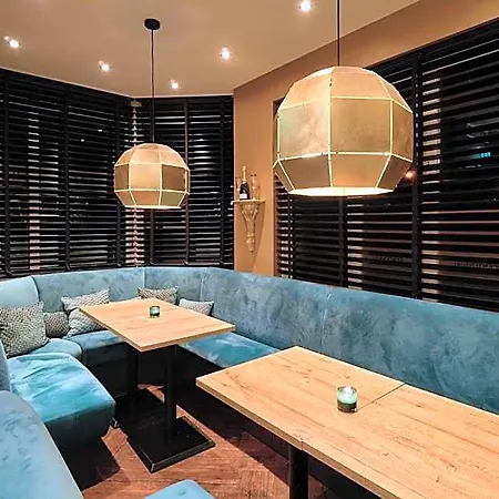 Hotel Boutique Chariot - Amsterdam Schiphol Airport 4*