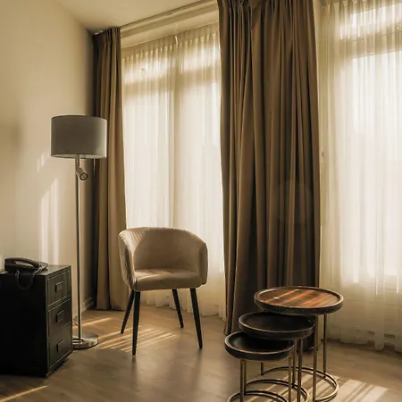 Boutique Chariot - Amsterdam Schiphol Airport 酒店 4*