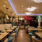 Boutique Chariot - Amsterdam Schiphol Airport Otel
