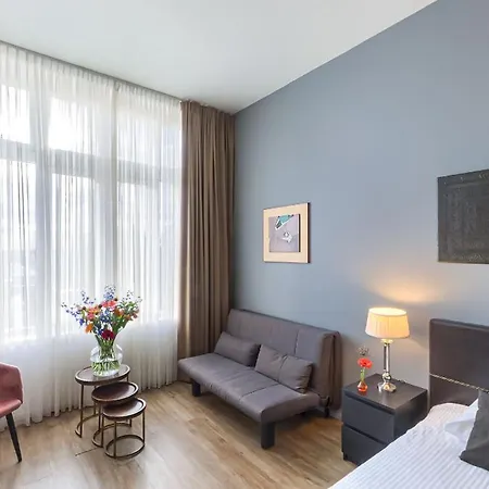 Boutique Chariot - Amsterdam Schiphol Airport מלון אלסמיר
