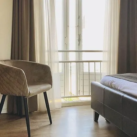 מלון Boutique Chariot - Amsterdam Schiphol Airport 4*