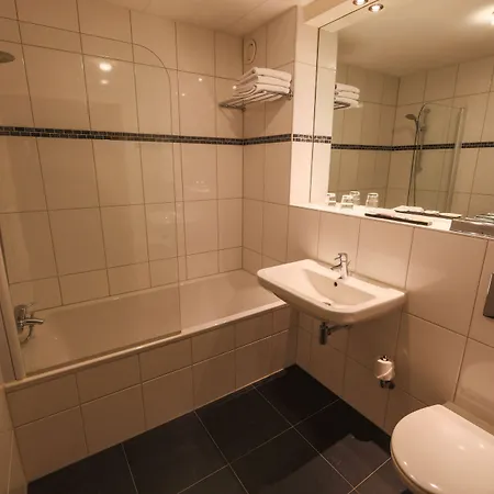 מלון Boutique Chariot - Amsterdam Schiphol Airport 4*