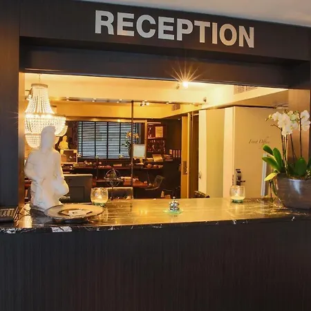 Chariot Hotel 4*
