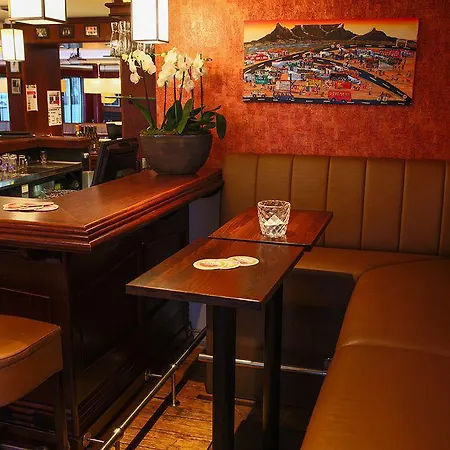 Chariot Hotel 4*