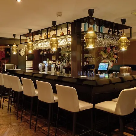 Chariot Hotel 4*
